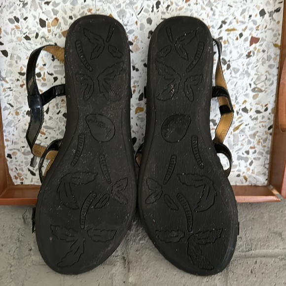 b.o.c. Born Concepts black patent strappy sandals 8M - Picture 2 of 8